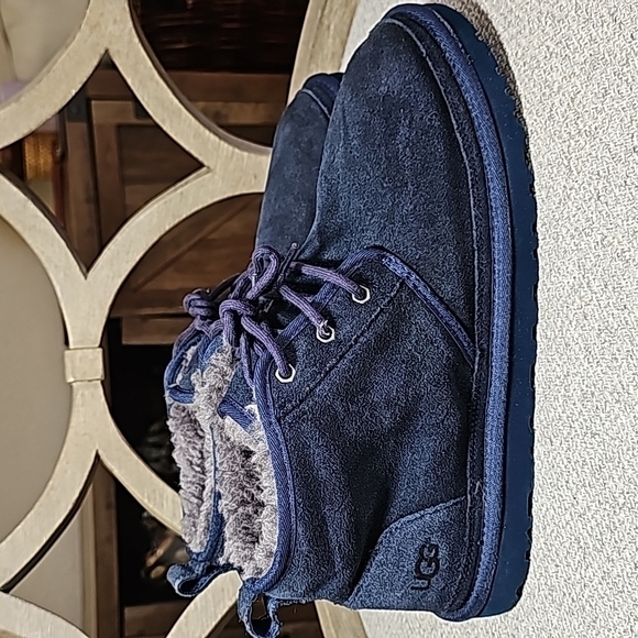 Men's UGG Shukka Boots - Picture 2 of 12